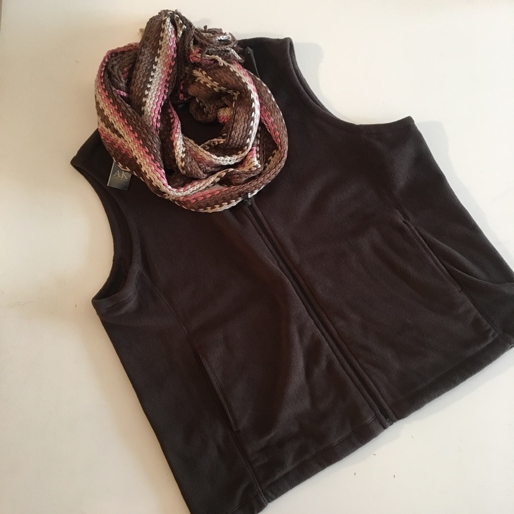✨Lands' End✨Ultra Soft Brown Fleece Vest + Scarf